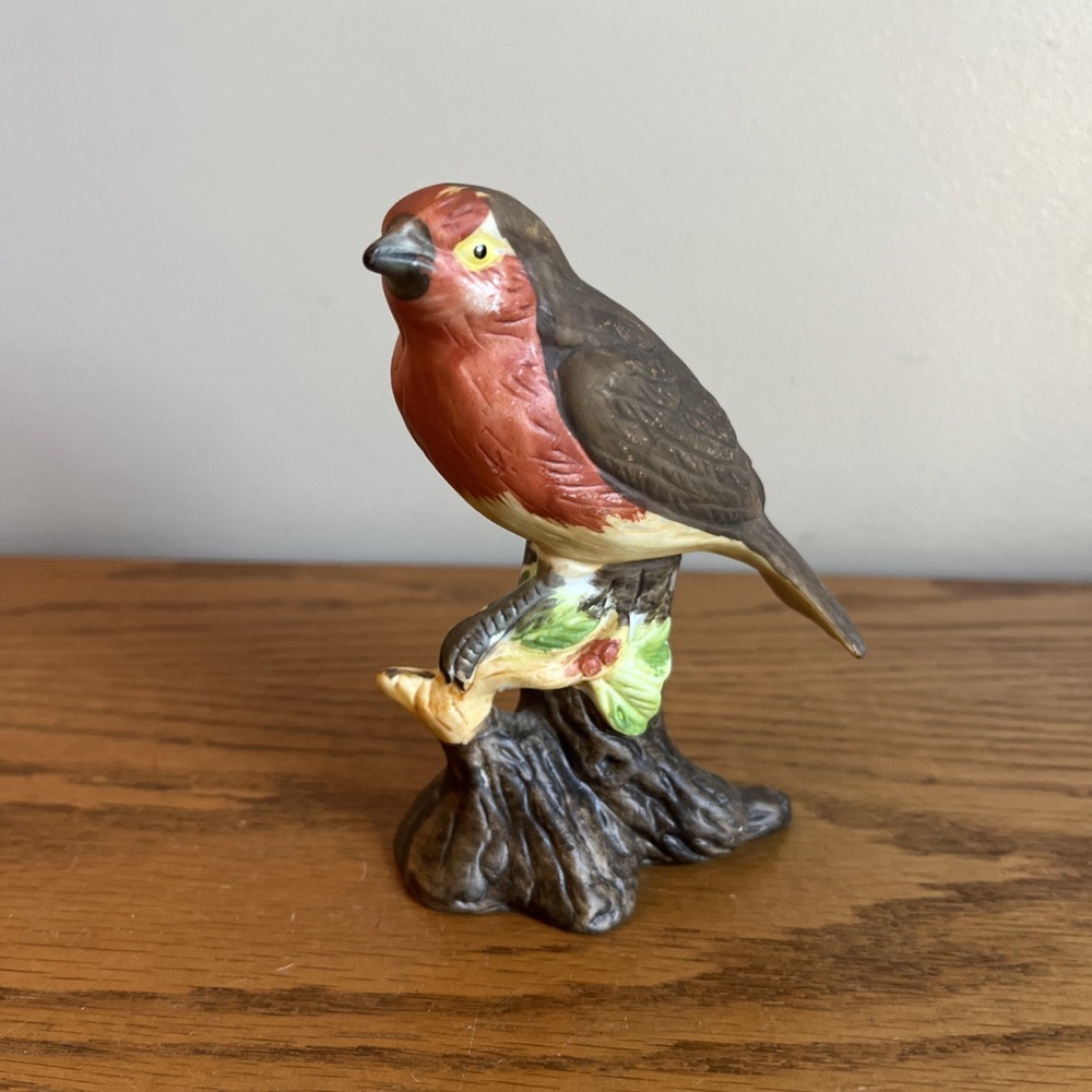 Vintage Bird Figurine On Tree Trunk Ceramic Robin 4.75"